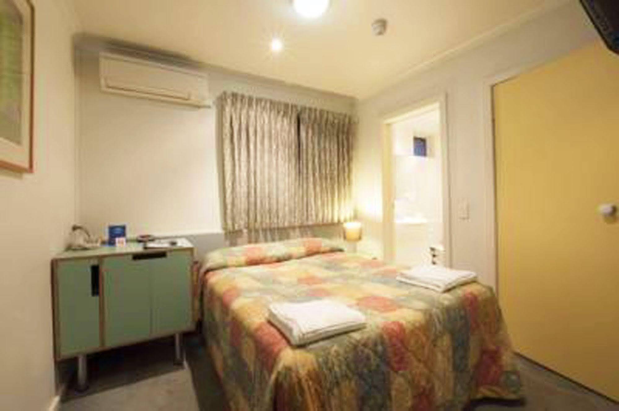 Miami Hotel Мелбърн Екстериор снимка