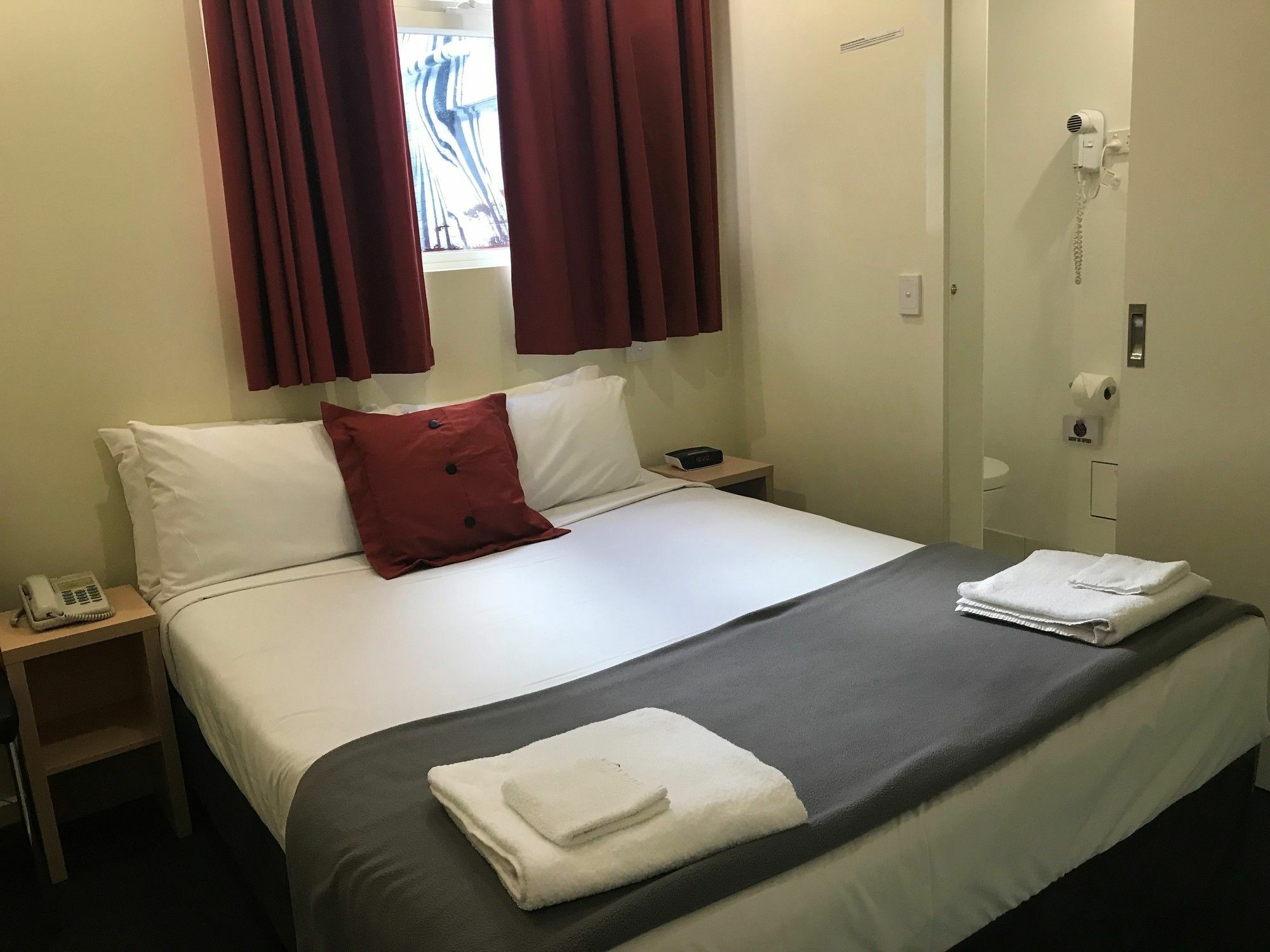 Miami Hotel Мелбърн Екстериор снимка